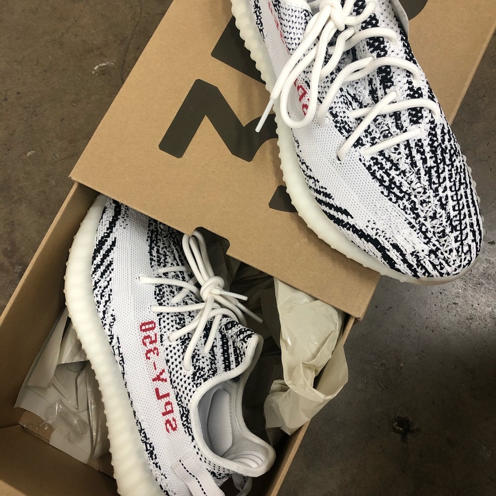 Yeezy Boost 350 V2 Zebra